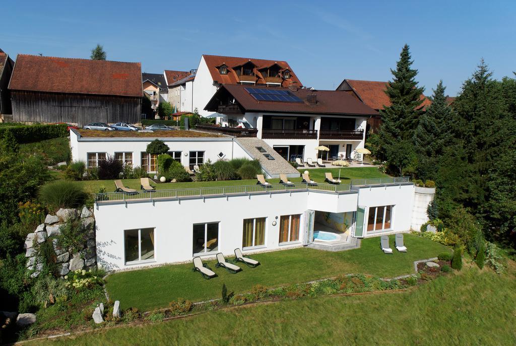 Zedernhof Gesundheits- & Wellnesshotel Stamsried Esterno foto